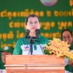 សម្ដេចកិត្តិសង្គហបណ្ឌិត ម៉ែន សំអន ជំរុញឱ្យមានចលនា«គ្រួសារមួយ ដើមឈើមួយ» ដើម្បីឱ្យប្រជាពលរដ្ឋឲ្យយល់ដឹងពីតម្លៃនៃព្រៃឈើ និងបណ្តុះស្មារតីស្រឡាញ់ធម្មជាតិ